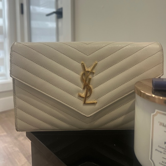 *SOLD* YSL Grain de Poudre Metelasse - Picture 2 of 8